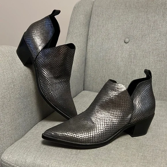 Dolce Vita Shoes Dolce Vita Womens Sonni Leather Ankle Bootie